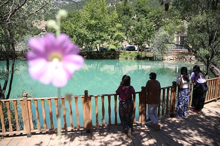 Yeşilgöz Gölü eski günlerine döndü: Depremlerde rengi değişmişti 6